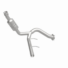 Load image into Gallery viewer, MagnaFlow Exhaust Products 52418 OEM Grade Direct-Fit Catalytic Converter for Select Ford Expedition, Ford F-150, Lincoln Navigator