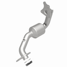 Load image into Gallery viewer, MagnaFlow Exhaust Products 551439 California CARB Direct-Fit Catalytic Converter for Select Nissan Juke