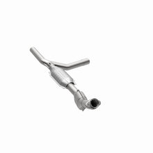 Load image into Gallery viewer, MagnaFlow Exhaust Products 93391 HM Grade Direct-Fit Catalytic Converter for Select Ford E-150 Econoline, Ford E-150 Econoline Club Wagon