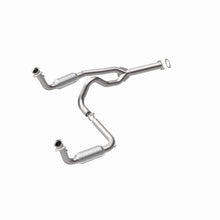 Load image into Gallery viewer, MagnaFlow Exhaust Products 23073 HM Grade Direct-Fit Catalytic Converter for Select Chevrolet Express 1500, Chevrolet Express 2500, Chevrolet Express 3500, GMC Savana 1500, GMC Savana 2500, GMC Savana