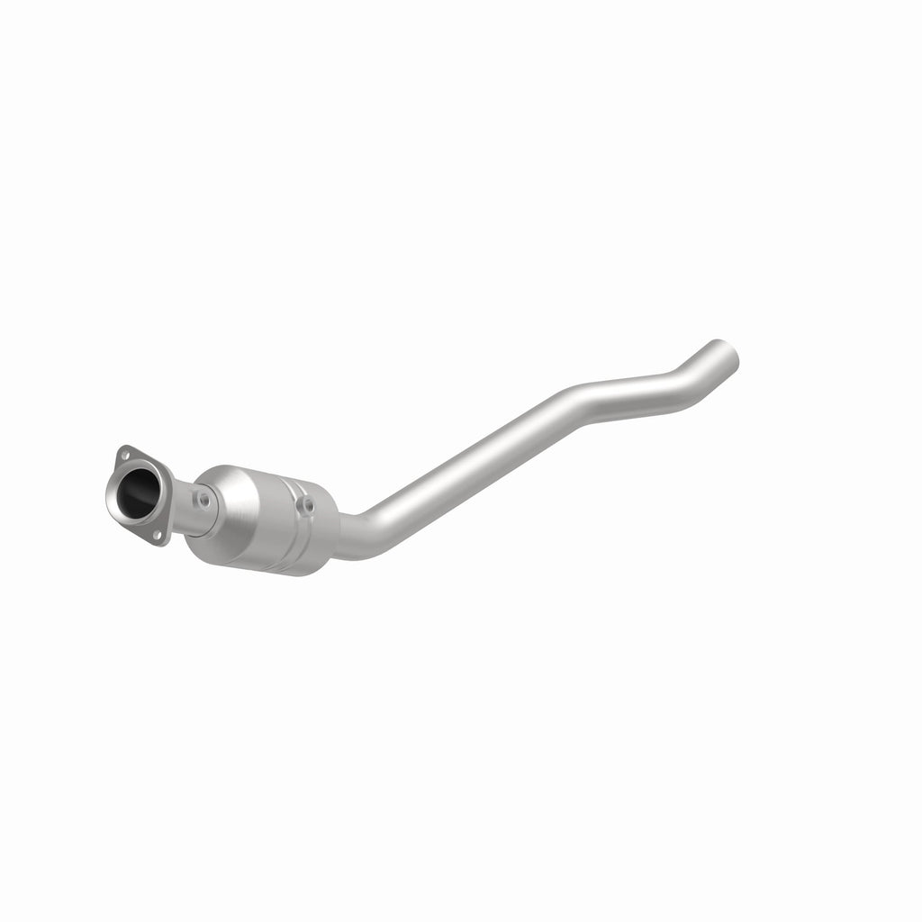 MagnaFlow Exhaust Products 49739 OEM Grade Direct-Fit Catalytic Converter for Select Dodge Durango, Jeep Grand Cherokee
