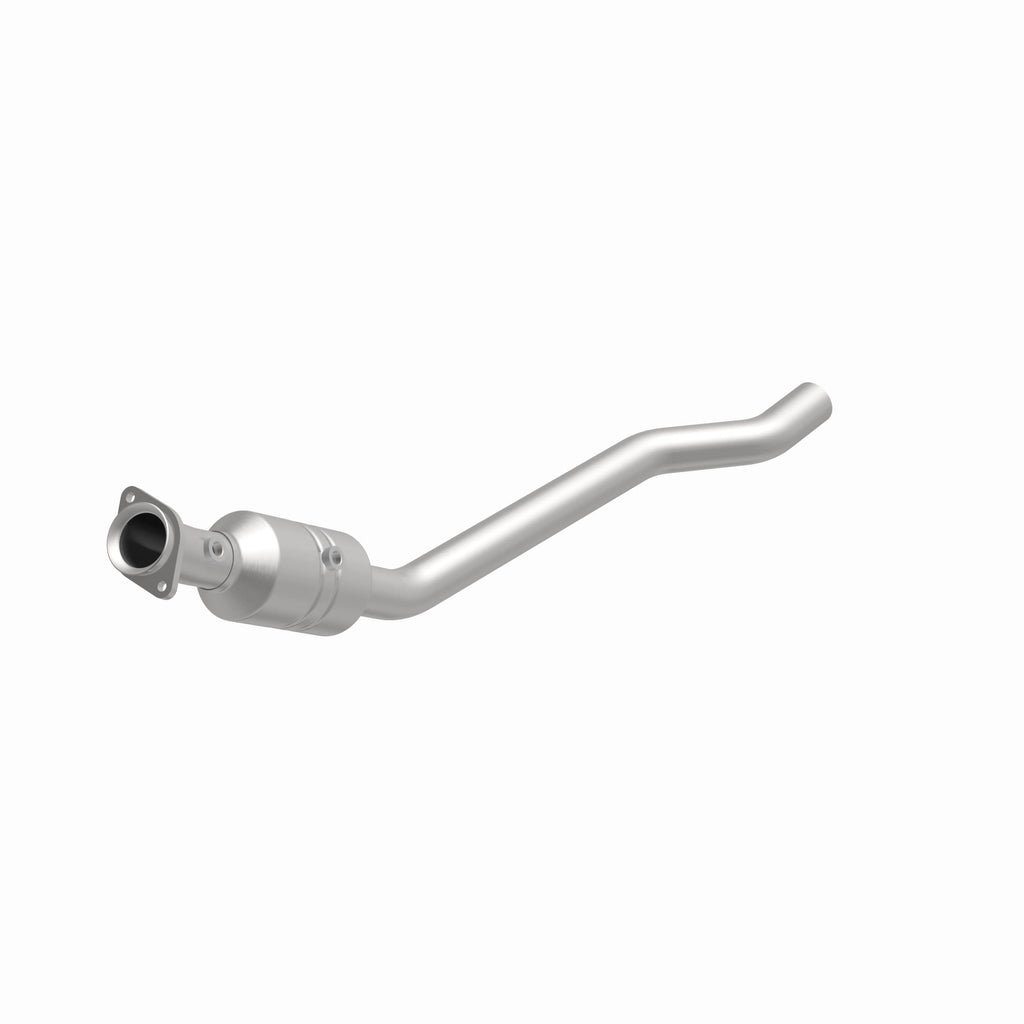 MagnaFlow Exhaust Products 49739 OEM Grade Direct-Fit Catalytic Converter for Select Dodge Durango, Jeep Grand Cherokee