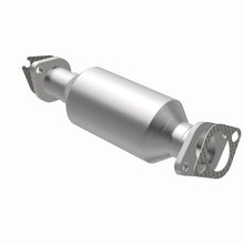 Load image into Gallery viewer, MagnaFlow Exhaust Products 52863 OEM Grade Direct-Fit Catalytic Converter for Select Hyundai Elantra, Hyundai Elantra Coupe, Hyundai Elantra GT, Hyundai Santa Fe, Kia Forte, Kia Sorento