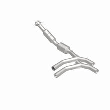 Load image into Gallery viewer, MagnaFlow Exhaust Products 51310 OEM Grade Direct-Fit Catalytic Converter for Select Ford E-150, Ford E-150 Club Wagon, Ford E-250