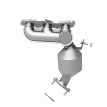 Load image into Gallery viewer, MagnaFlow Exhaust Products 5582858 California CARB Manifold Catalytic Converter for Select Toyota Highlander, Toyota Sienna