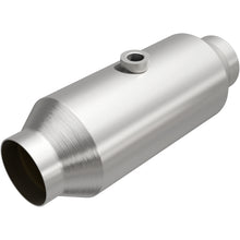 Load image into Gallery viewer, MagnaFlow Exhaust Products 5551356 California CARB Universal Catalytic Converter for Select Chrysler Aspen, Chrysler Town &amp; Country, Dodge Durango, Dodge Grand Caravan, Dodge Nitro, Dodge Ram 1500, Dodge Ram 2500, Ford E-150, Ford E-250, Ford E-350 Super