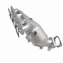 Load image into Gallery viewer, MagnaFlow Exhaust Products 290031 OEM Grade Manifold Catalytic Converter for Select Nissan Kicks, Nissan Versa