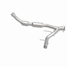 Load image into Gallery viewer, MagnaFlow Exhaust Products 4583078 California CARB Direct-Fit Catalytic Converter for Select Ford Expedition