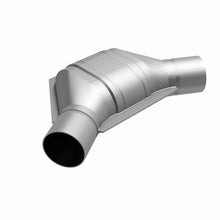 Load image into Gallery viewer, MagnaFlow Exhaust Products 337084 California CARB Universal Catalytic Converter for Select Ford Country Squire, Ford LTD, Ford LTD Crown Victoria, Ford Thunderbird, Lincoln Mark VIII, Lincoln Town Car, Mercury Colony Park, Mercury Cougar, Nissan 240SX,
