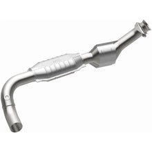 Load image into Gallery viewer, MagnaFlow Exhaust Products 447158 California CARB Direct-Fit Catalytic Converter for Select Ford E-150, Ford E-150 Club Wagon, Ford E-150 Econoline, Ford E-150 Econoline Club Wagon, Ford E-250, Ford E-250 Econoline