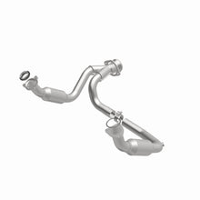 Load image into Gallery viewer, MagnaFlow Exhaust Products 5451631 California CARB Direct-Fit Catalytic Converter for Select Cadillac Escalade, Cadillac Escalade ESV, Cadillac Escalade EXT, Chevrolet Tahoe, GMC Sierra 1500, GMC Yukon, GMC Yukon XL