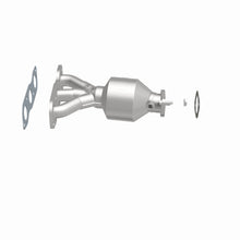 Load image into Gallery viewer, MagnaFlow Exhaust Products 51772 OEM Grade Manifold Catalytic Converter for Select Mitsubishi Outlander