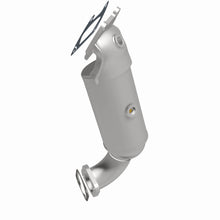 Load image into Gallery viewer, MagnaFlow Exhaust Products 5551227 California CARB Manifold Catalytic Converter for Select Chrysler Town &amp; Country, Dodge Grand Caravan, Dodge Journey, Ram C/V, Volkswagen Routan