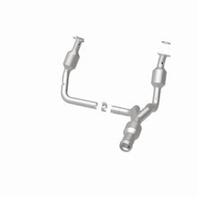 Load image into Gallery viewer, MagnaFlow Exhaust Products 5582617 California CARB Direct-Fit Catalytic Converter for Select Cadillac Escalade, Cadillac Escalade ESV, Chevrolet Silverado 1500, GMC Sierra 1500, GMC Yukon, GMC Yukon XL