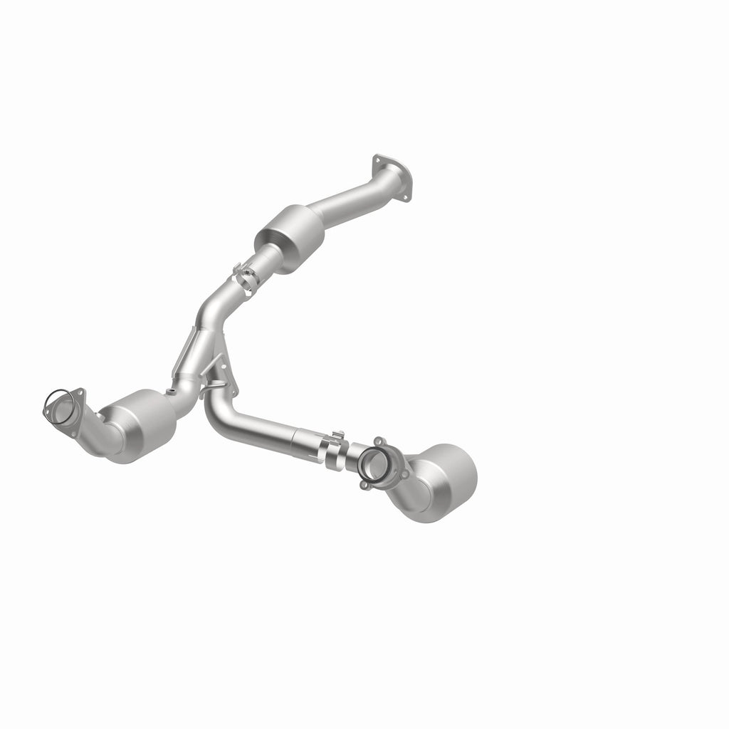MagnaFlow Exhaust Products 280745 OEM Grade Direct-Fit Catalytic Converter for Select Chevrolet Silverado HD, Chevrolet Silverado HD, GMC Sierra HD, GMC Sierra HD