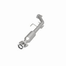 Load image into Gallery viewer, MagnaFlow Exhaust Products 23135 HM Grade Direct-Fit Catalytic Converter for Select Toyota Sienna
