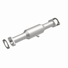 Load image into Gallery viewer, MagnaFlow Exhaust Products 3391352 California CARB Direct-Fit Catalytic Converter for Select Ford Bronco II, Ford Ranger