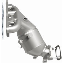 Load image into Gallery viewer, MagnaFlow Exhaust Products 290031 OEM Grade Manifold Catalytic Converter for Select Nissan Kicks, Nissan Versa