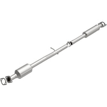 Load image into Gallery viewer, MagnaFlow Exhaust Products 5571815 California CARB Direct-Fit Catalytic Converter for Select Hyundai Tucson