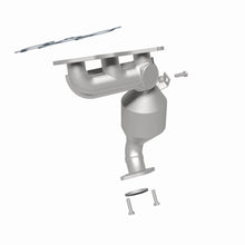 Load image into Gallery viewer, MagnaFlow Exhaust Products 5582548 California CARB Manifold Catalytic Converter for Select Toyota Sienna