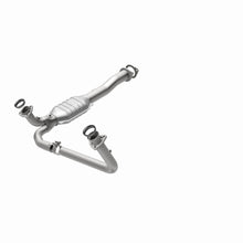 Load image into Gallery viewer, MagnaFlow Exhaust Products 4451457 California CARB Direct-Fit Catalytic Converter for Select Chevrolet C1500, Chevrolet C2500, Chevrolet K1500, Chevrolet K2500, GMC C1500, GMC C2500, GMC K1500, GMC K2500