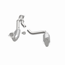 Load image into Gallery viewer, MagnaFlow Exhaust Products 4451640 California CARB Direct-Fit Catalytic Converter for Select Chevrolet SSR