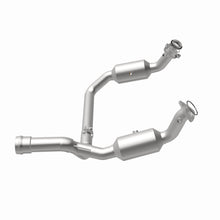 Load image into Gallery viewer, MagnaFlow Exhaust Products 280211 OEM Grade Direct-Fit Catalytic Converter for Select Cadillac Escalade, Cadillac Escalade ESV, Chevrolet Silverado 1500, Chevrolet Silverado LTD, Chevrolet Suburban, Chevrolet Tahoe, GMC Sierra 1500, GMC Sierra Limited,