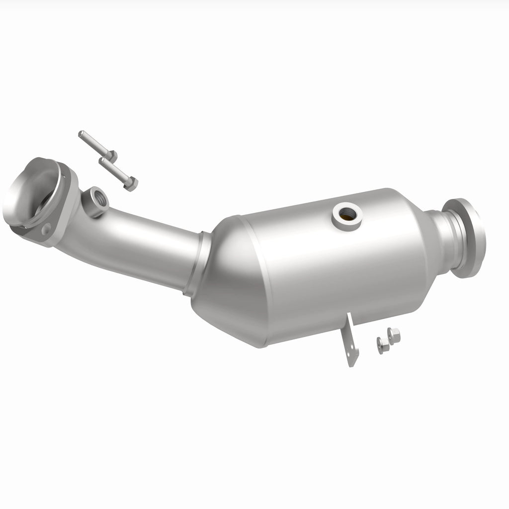 MagnaFlow Exhaust Products 21-682 OEM Grade Direct-Fit Catalytic Converter for Select Mercedes-Benz C400, Mercedes-Benz C43 AMG, Mercedes-Benz C450 AMG, Mercedes-Benz E43 AMG, Mercedes-Benz E450, Mercedes-Benz GLC43 AMG