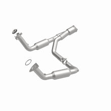 Load image into Gallery viewer, MagnaFlow Exhaust Products 5451650 California CARB Direct-Fit Catalytic Converter for Select Buick Rainier, Chevrolet Trailblazer, GMC Envoy