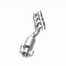 Load image into Gallery viewer, MagnaFlow Exhaust Products 49356 OEM Grade Manifold Catalytic Converter for Select INFINITI QX56, Nissan Armada, Nissan NV2500, Nissan NV3500, Nissan Pathfinder, Nissan Pathfinder Armada, Nissan TITAN