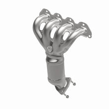 Load image into Gallery viewer, MagnaFlow Exhaust Products 5531062 California CARB Manifold Catalytic Converter for Select Chevrolet Aveo, Chevrolet Aveo5, Pontiac G3