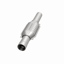 Load image into Gallery viewer, MagnaFlow Exhaust Products 3391473 California CARB Direct-Fit Catalytic Converter for Select Chevrolet C1500, Chevrolet C2500, Chevrolet C2500 Suburban, Chevrolet C3500, Chevrolet K2500, Chevrolet K2500 Suburban, Chevrolet K3500, Chevrolet R2500