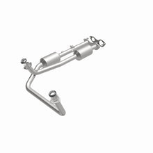 Load image into Gallery viewer, MagnaFlow Exhaust Products 4451453 California CARB Direct-Fit Catalytic Converter for Select Cadillac Escalade, Chevrolet C1500, Chevrolet C1500 Suburban, Chevrolet C2500, Chevrolet C2500 Suburban, Chevrolet C3500, Chevrolet K1500, Chevrolet K1500
