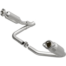 Load image into Gallery viewer, MagnaFlow Exhaust Products 5551832 California CARB Direct-Fit Catalytic Converter for Select Chrysler Aspen, Dodge Durango