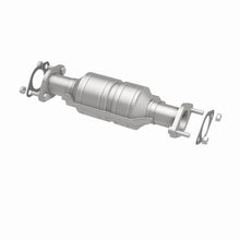 Load image into Gallery viewer, MagnaFlow Exhaust Products 5571469 California CARB Direct-Fit Catalytic Converter for Select Chevrolet Aveo, Chevrolet Aveo5, Pontiac G3