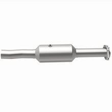 Load image into Gallery viewer, MagnaFlow Exhaust Products 280434 OEM Grade Direct-Fit Catalytic Converter for Select Ford F-350 Super Duty, Ford F-450 Super Duty, Ford F-550 Super Duty