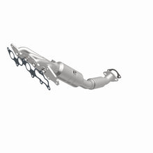 Load image into Gallery viewer, MagnaFlow Exhaust Products 5531139 California CARB Manifold Catalytic Converter for Select Ford Focus
