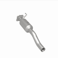 Load image into Gallery viewer, MagnaFlow Exhaust Products 280440 OEM Grade Direct-Fit Catalytic Converter for Select Ford F-350 Super Duty, Ford F-450 Super Duty, Ford F-550 Super Duty