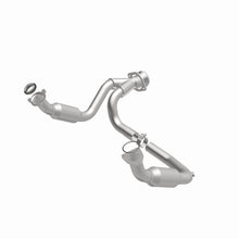 Load image into Gallery viewer, MagnaFlow Exhaust Products 5551631 California CARB Direct-Fit Catalytic Converter for Select Cadillac Escalade, Cadillac Escalade ESV, Cadillac Escalade EXT, Chevrolet Silverado 1500, Chevrolet Tahoe, GMC Sierra 1500, GMC Yukon, GMC Yukon XL