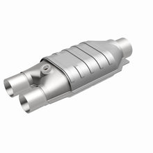 Load image into Gallery viewer, MagnaFlow Exhaust Products 3391037 California CARB Universal Catalytic Converter for Select Dodge Ram 1500, Dodge Ram