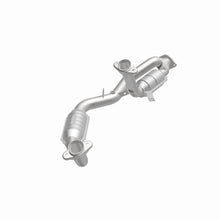 Load image into Gallery viewer, MagnaFlow Exhaust Products 444033 California CARB Direct-Fit Catalytic Converter for Select Ford Taurus
