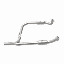 Load image into Gallery viewer, MagnaFlow Exhaust Products 52294 OEM Grade Direct-Fit Catalytic Converter for Select Ford E-150, Ford E-250, Ford E-350 Super Duty, Ford E-450 Super Duty