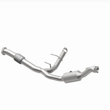 Load image into Gallery viewer, MagnaFlow Exhaust Products 280219 OEM Grade Direct-Fit Catalytic Converter for Select Ford Expedition, Lincoln Navigator