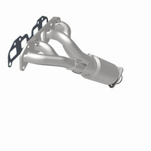 Load image into Gallery viewer, MagnaFlow Exhaust Products 5582596 California CARB Manifold Catalytic Converter for Select Nissan Frontier, Suzuki Equator
