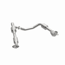 Load image into Gallery viewer, MagnaFlow Exhaust Products 5481439 California CARB Direct-Fit Catalytic Converter for Select Ford E-250, Ford E-350 Club Wagon, Ford E-350 Super Duty