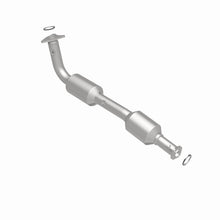 Load image into Gallery viewer, MagnaFlow Exhaust Products 5481626 California CARB Direct-Fit Catalytic Converter for Select Toyota Tundra