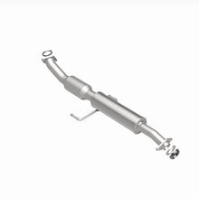 Load image into Gallery viewer, MagnaFlow Exhaust Products 5571189 California CARB Direct-Fit Catalytic Converter for Select Scion xB