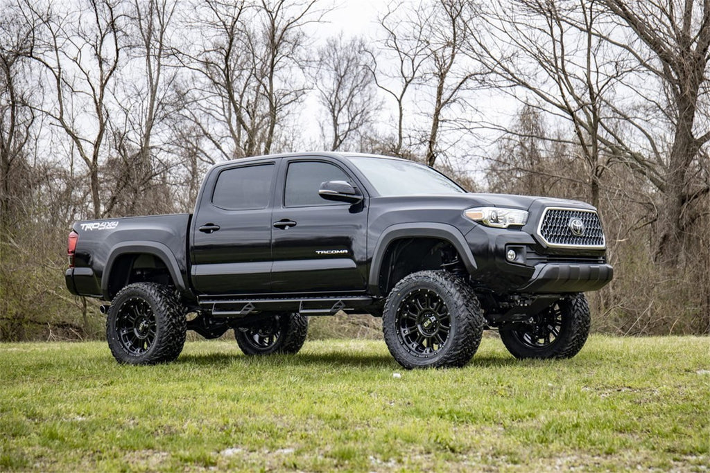 Rough Country 75820 Suspension Lift Kit w/Shock for Select Toyota Tacoma