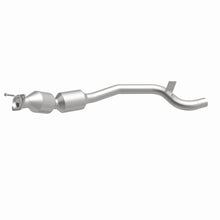 Load image into Gallery viewer, MagnaFlow Exhaust Products 21-608 OEM Grade Direct-Fit Catalytic Converter for Select Land Rover Range Rover, Land Rover Range Rover Sport