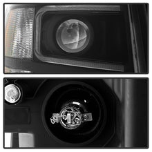 Load image into Gallery viewer, Spyder Auto 9027796 XTune Projector Headlights for Select Chevrolet Silverado 1500, Chevrolet Silverado HD, Chevrolet Silverado HD